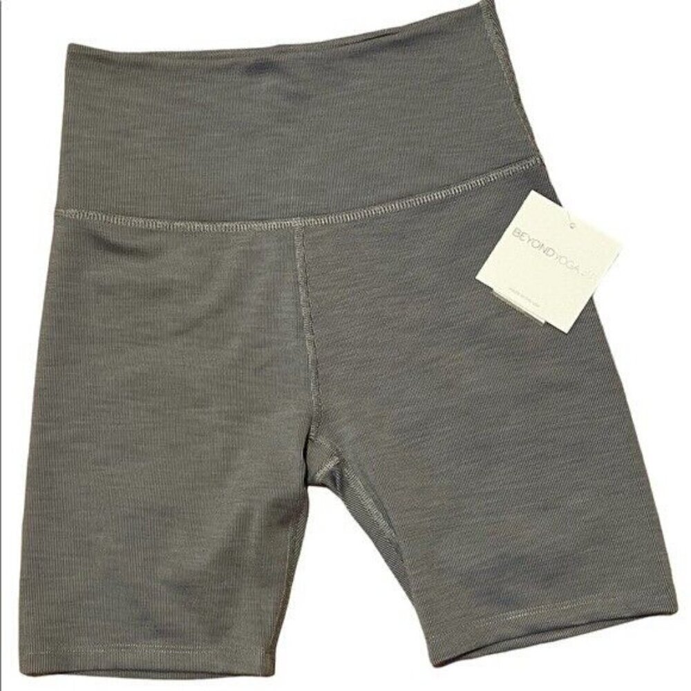 Beyond Yoga Gray Ribbed High Waist Bike Shorts Size S New